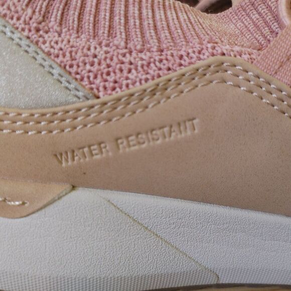 Cobb Hill Skylar Bungee Water Resistant Sneaker NWOT or box Size 9W Pink - Picture 4 of 6